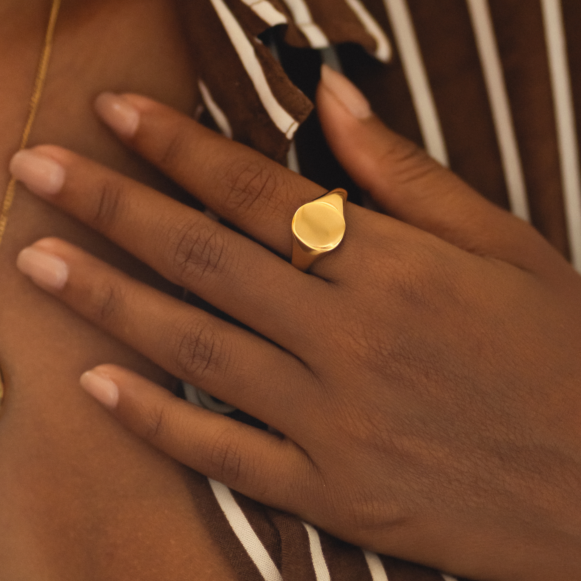 Oval Signet Ring - Image 2